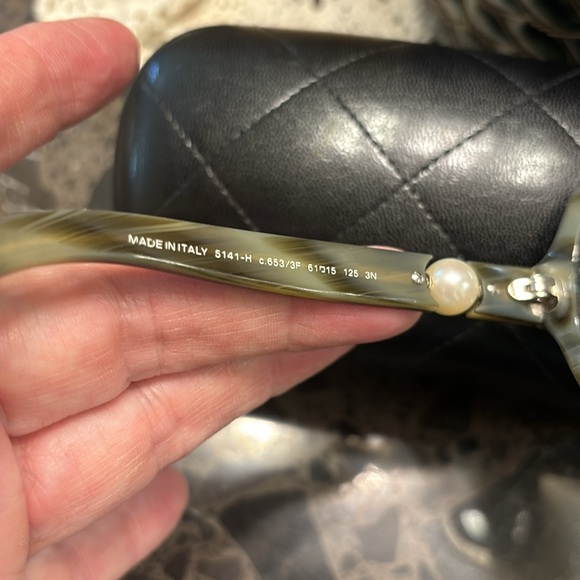 🌊 CHANEL Interlocking 💋CC Logo Oversized Sunglasses - Picture 12 of 13